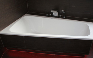 Bild: Raumspar-Badewanne (Badezimmer)