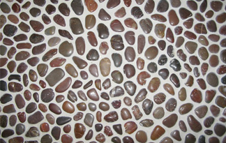 Es muss nicht immer der klassische Fliesenspiegel sein Bild: Natursteine als Wandbelag