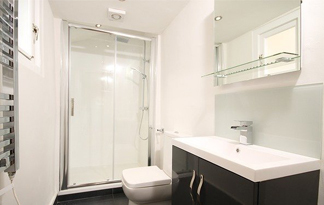 Fugenlose Wände liegen stark im Trend Bild: Modernes Badezimmer