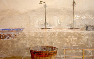 Bild: Die alte Dusche austauschen