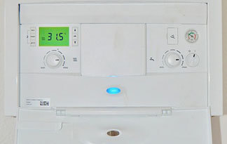 Bild: Gas-Therme im Badezimmer
