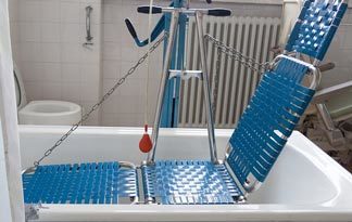 Bild: Lift für die Badewanne