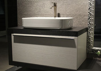 Waschbecken mit Unterschrank (Badezimmer)