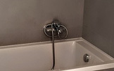 Bild: Aufputz-Armatur im Badezimmer