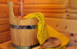 Im Bereich Diverses erfahren Sie vieles über die Sauna, das Schwimmbad, den Whirlpool und Co. Bild: Sauna im Badezimmer